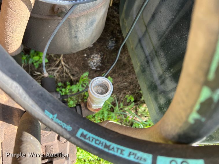 image for item LB9331 1982 International F-2275  winch truck