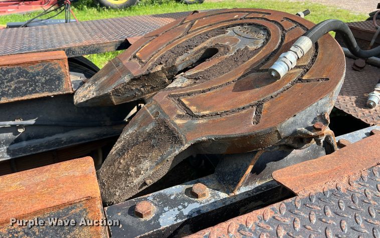 image for item LB9331 1982 International F-2275  winch truck