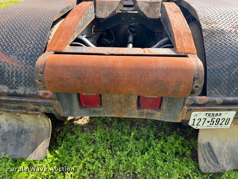 image for item LB9331 1982 International F-2275  winch truck