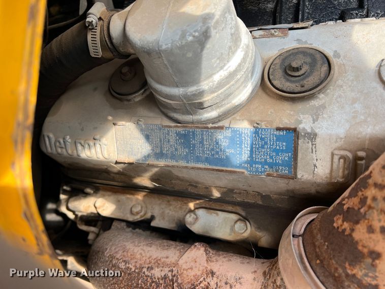 image for item LB9331 1982 International F-2275  winch truck