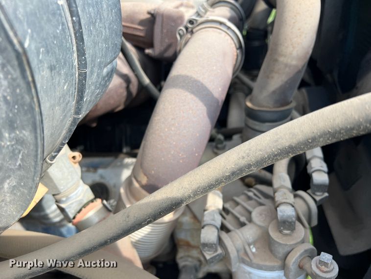 image for item LB9331 1982 International F-2275  winch truck