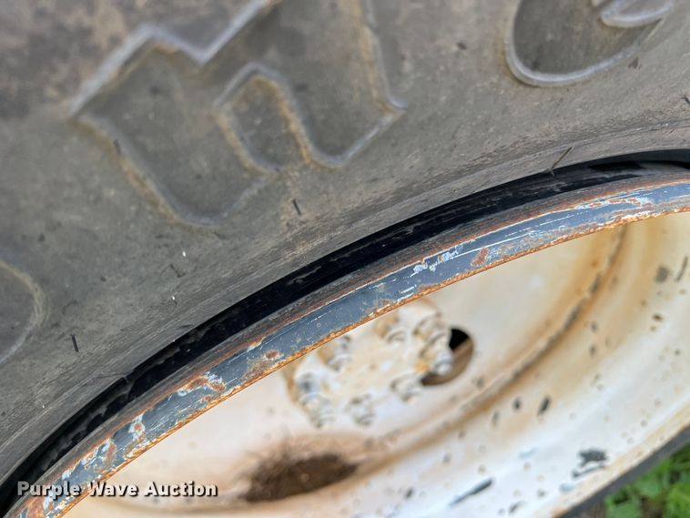 image for item LB9331 1982 International F-2275  winch truck