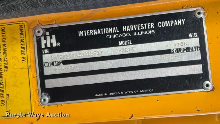 image for item LB9331 1982 International F-2275  winch truck