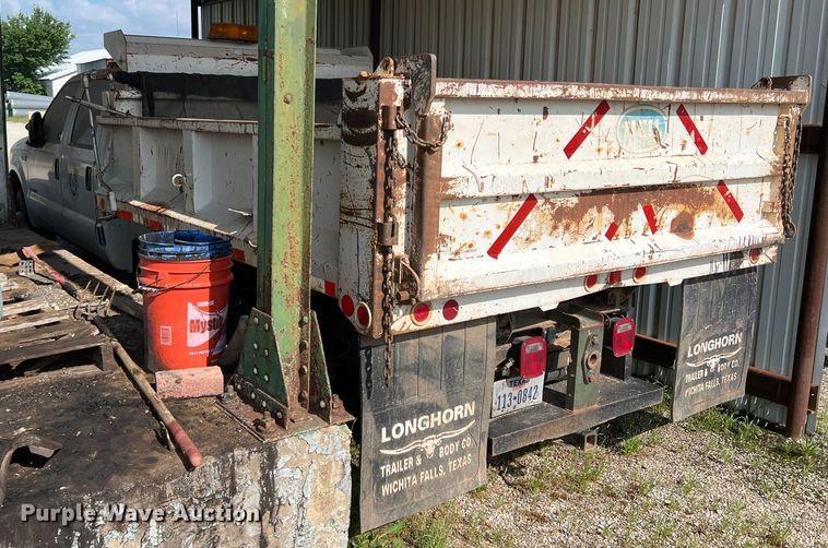 image for item LB9332 2003 Ford F550  Crew Cab dump truck