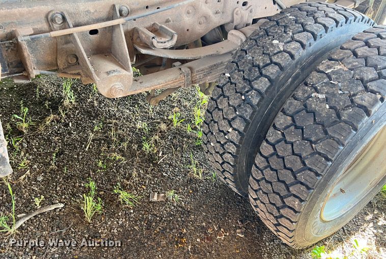 image for item LB9332 2003 Ford F550  Crew Cab dump truck