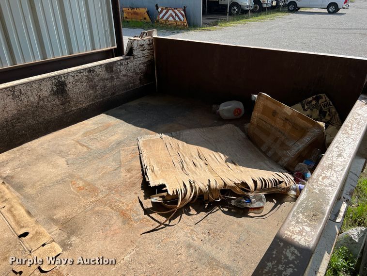 image for item LB9332 2003 Ford F550  Crew Cab dump truck