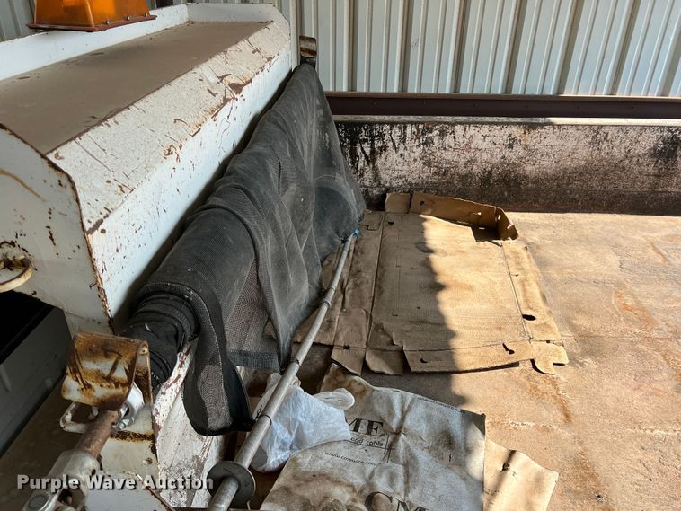 image for item LB9332 2003 Ford F550  Crew Cab dump truck