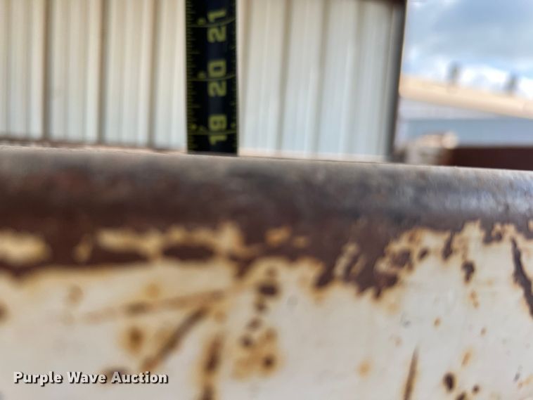 image for item LB9332 2003 Ford F550  Crew Cab dump truck