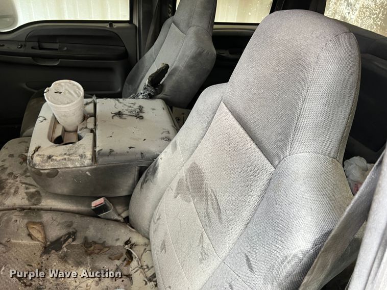 image for item LB9332 2003 Ford F550  Crew Cab dump truck