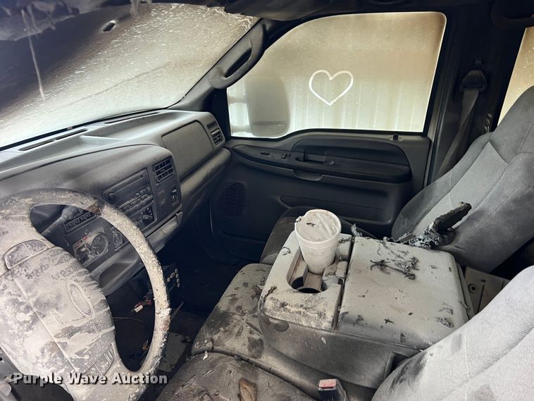 image for item LB9332 2003 Ford F550  Crew Cab dump truck