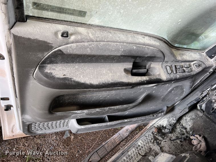 image for item LB9332 2003 Ford F550  Crew Cab dump truck