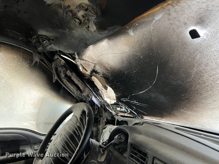 image for item LB9332 2003 Ford F550  Crew Cab dump truck