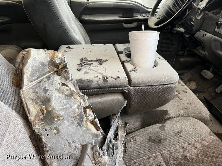 image for item LB9332 2003 Ford F550  Crew Cab dump truck