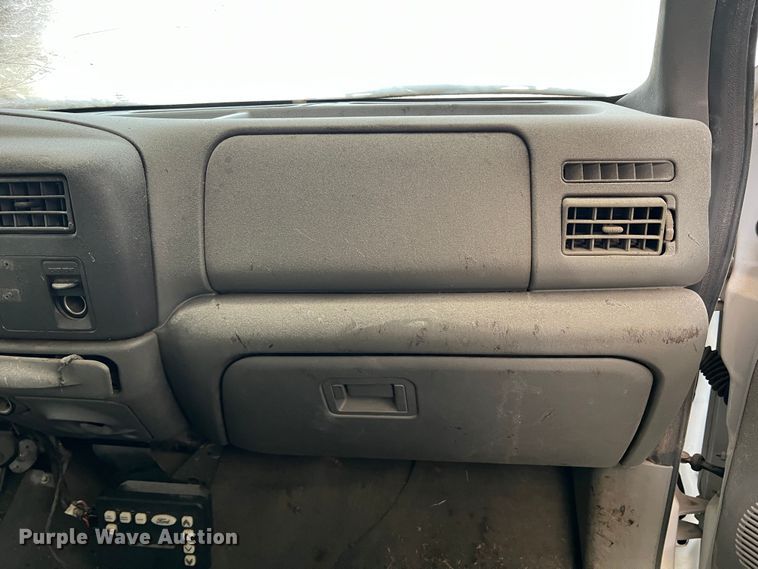 image for item LB9332 2003 Ford F550  Crew Cab dump truck