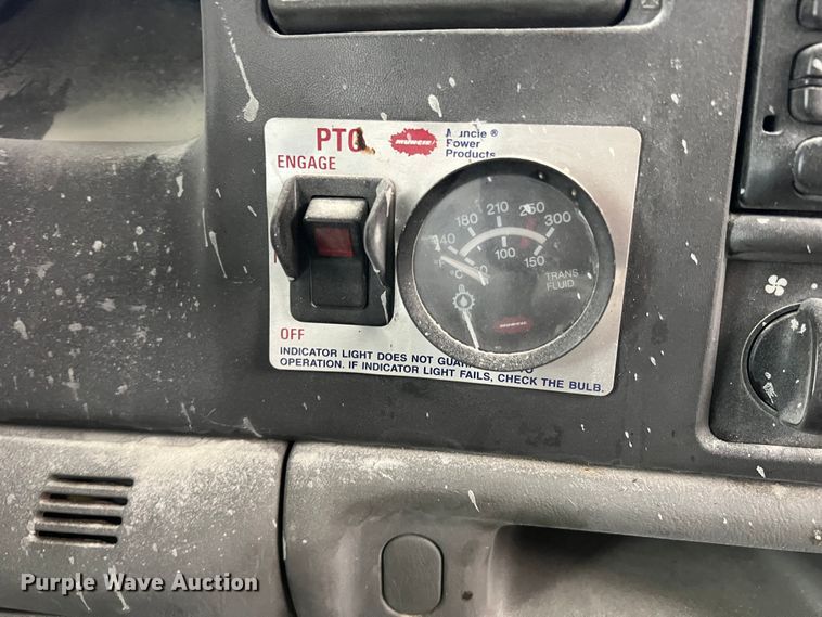 image for item LB9332 2003 Ford F550  Crew Cab dump truck