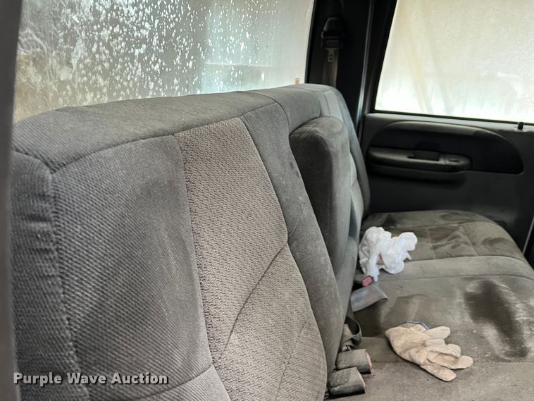 image for item LB9332 2003 Ford F550  Crew Cab dump truck