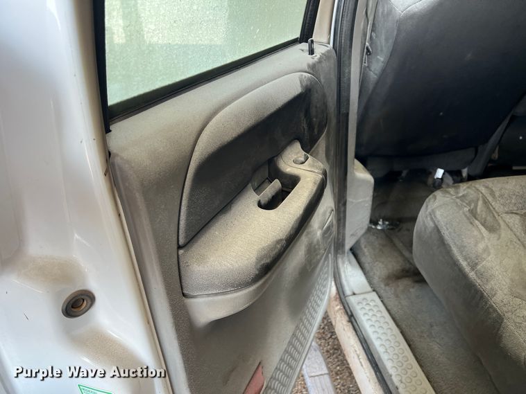 image for item LB9332 2003 Ford F550  Crew Cab dump truck