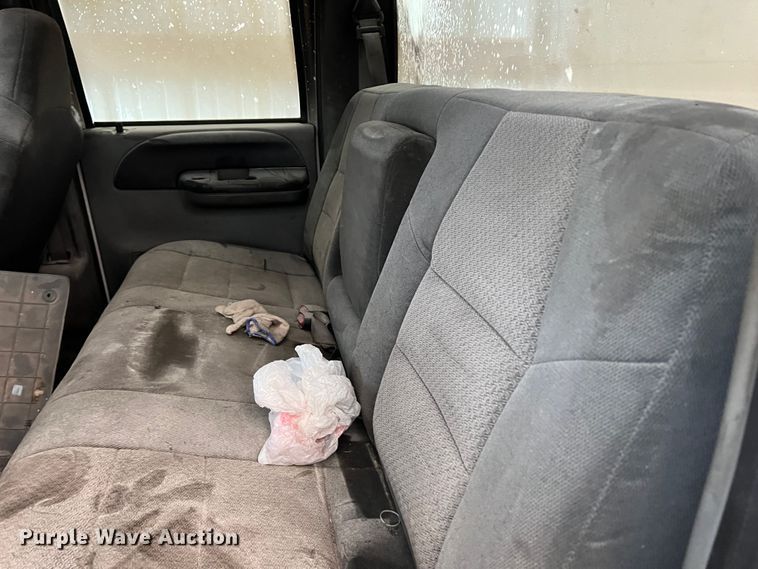 image for item LB9332 2003 Ford F550  Crew Cab dump truck