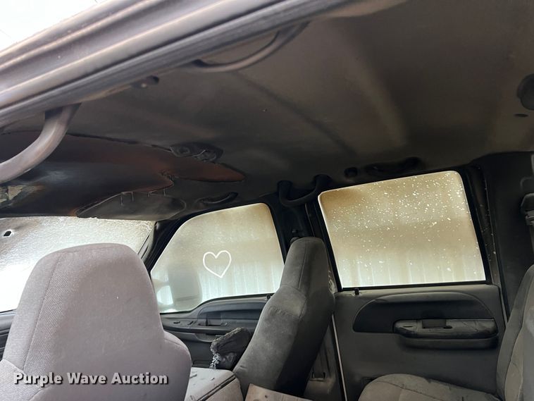 image for item LB9332 2003 Ford F550  Crew Cab dump truck