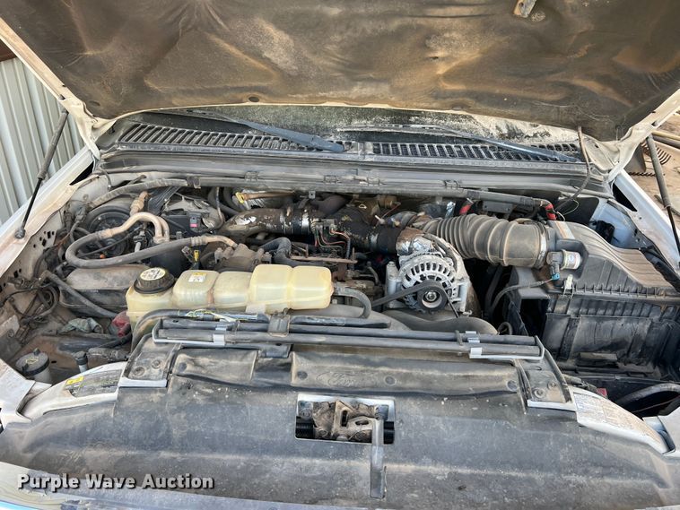 image for item LB9332 2003 Ford F550  Crew Cab dump truck