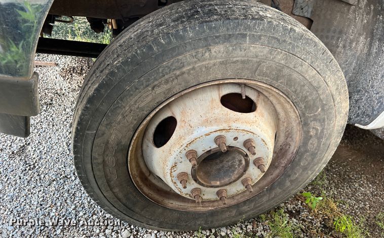 image for item LB9332 2003 Ford F550  Crew Cab dump truck