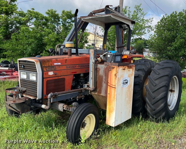 image for item LB9333 1993 Massey Ferguson 383  tractor