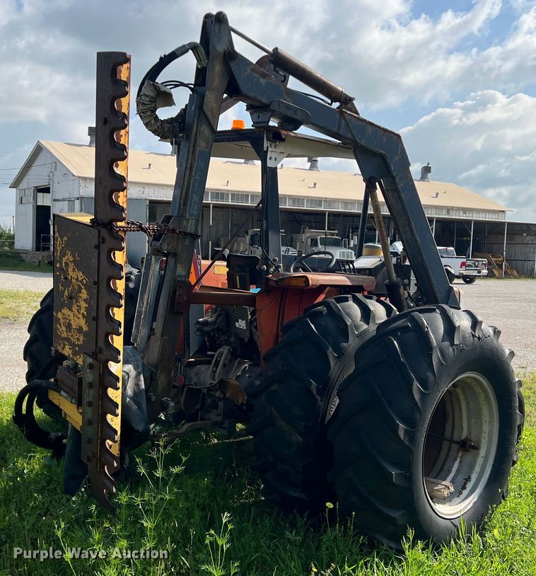 image for item LB9333 1993 Massey Ferguson 383  tractor
