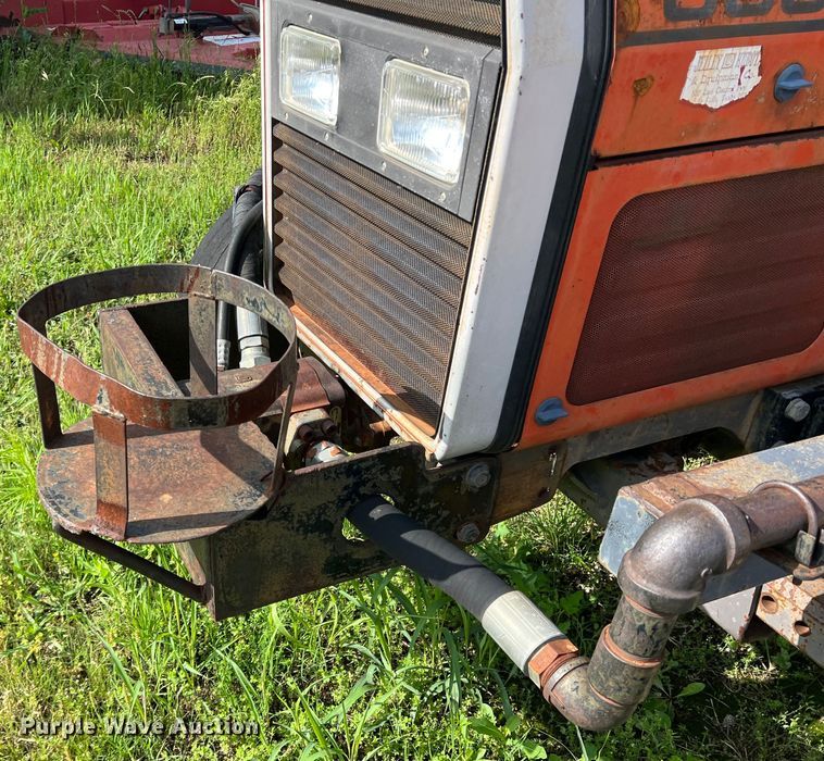 image for item LB9333 1993 Massey Ferguson 383  tractor