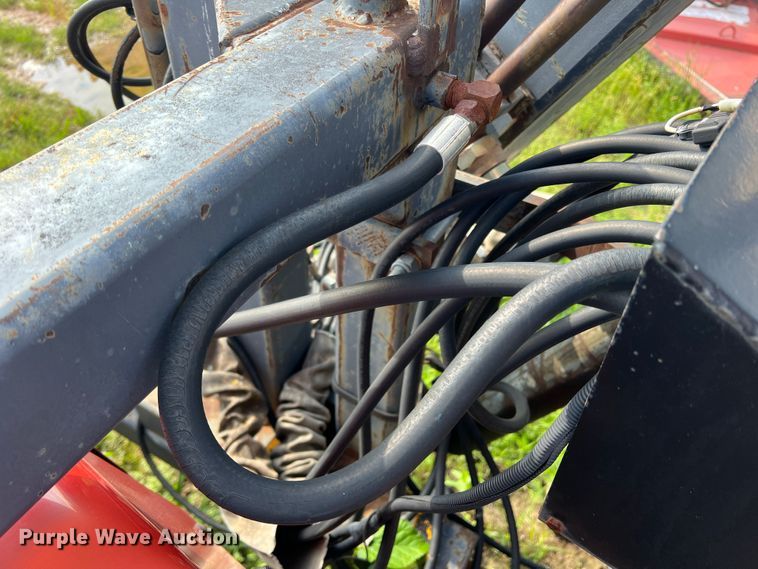 image for item LB9333 1993 Massey Ferguson 383  tractor