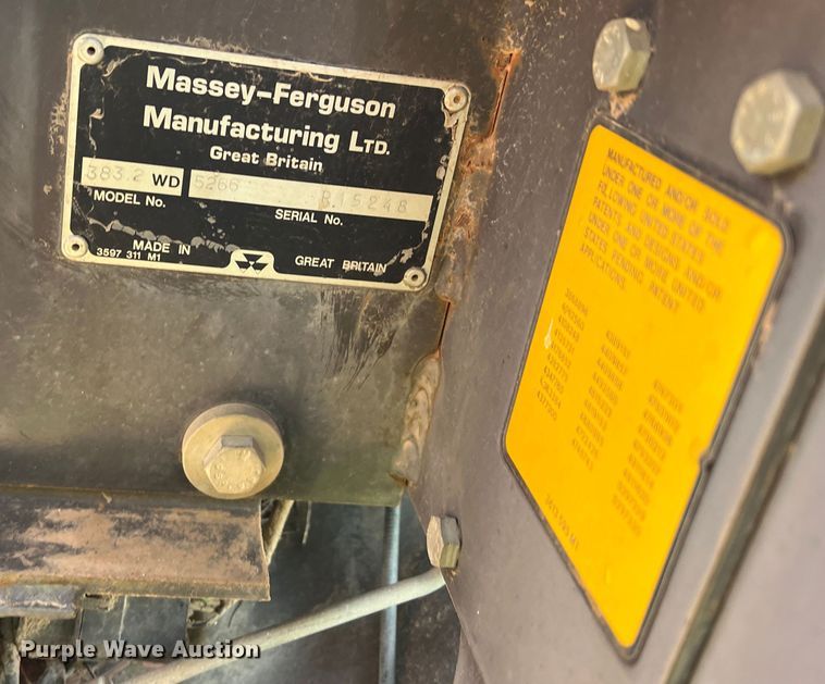 image for item LB9333 1993 Massey Ferguson 383  tractor
