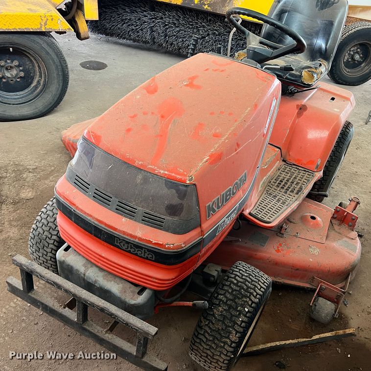 image for item LB9335 Kubota G1900  lawn mower