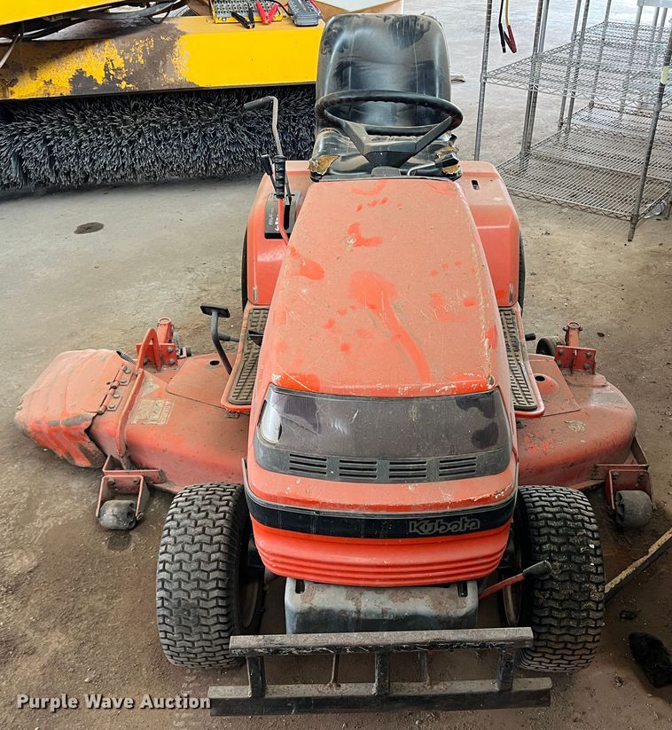 image for item LB9335 Kubota G1900  lawn mower