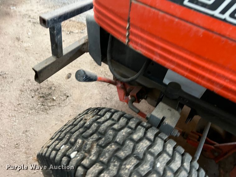 image for item LB9335 Kubota G1900  lawn mower