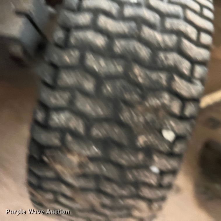 image for item LB9335 Kubota G1900  lawn mower