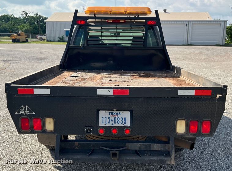 image for item LB9336 2006 Chevrolet 2500HD  Ext. Cab flatbed pickup truck