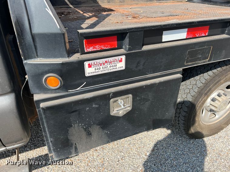 image for item LB9336 2006 Chevrolet 2500HD  Ext. Cab flatbed pickup truck