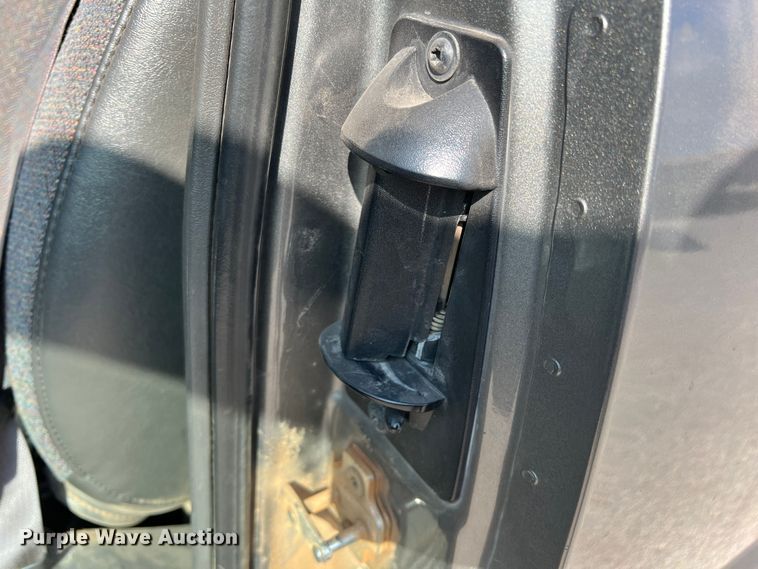 image for item LB9336 2006 Chevrolet 2500HD  Ext. Cab flatbed pickup truck