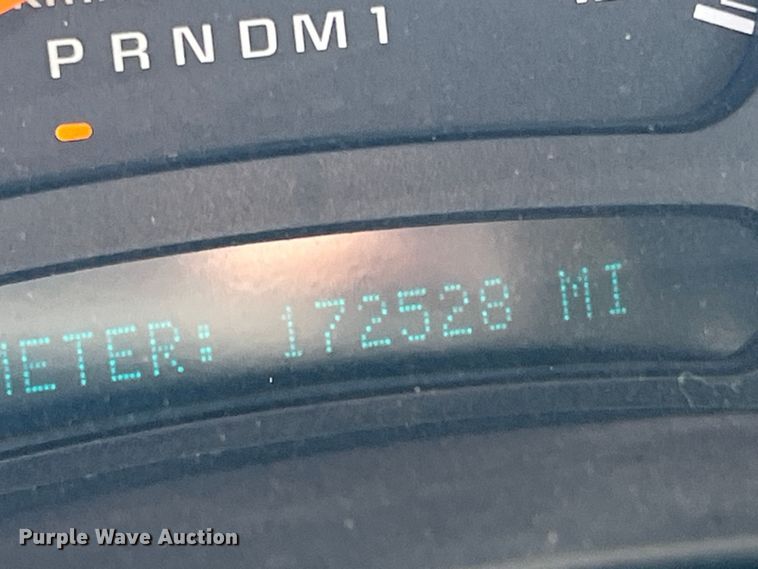 image for item LB9336 2006 Chevrolet 2500HD  Ext. Cab flatbed pickup truck