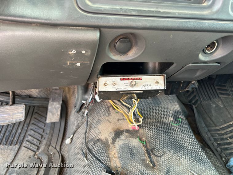 image for item LB9336 2006 Chevrolet 2500HD  Ext. Cab flatbed pickup truck