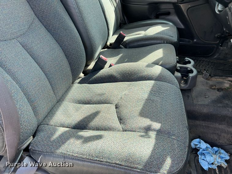 image for item LB9336 2006 Chevrolet 2500HD  Ext. Cab flatbed pickup truck