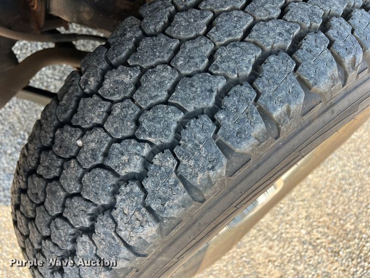 image for item LB9336 2006 Chevrolet 2500HD  Ext. Cab flatbed pickup truck