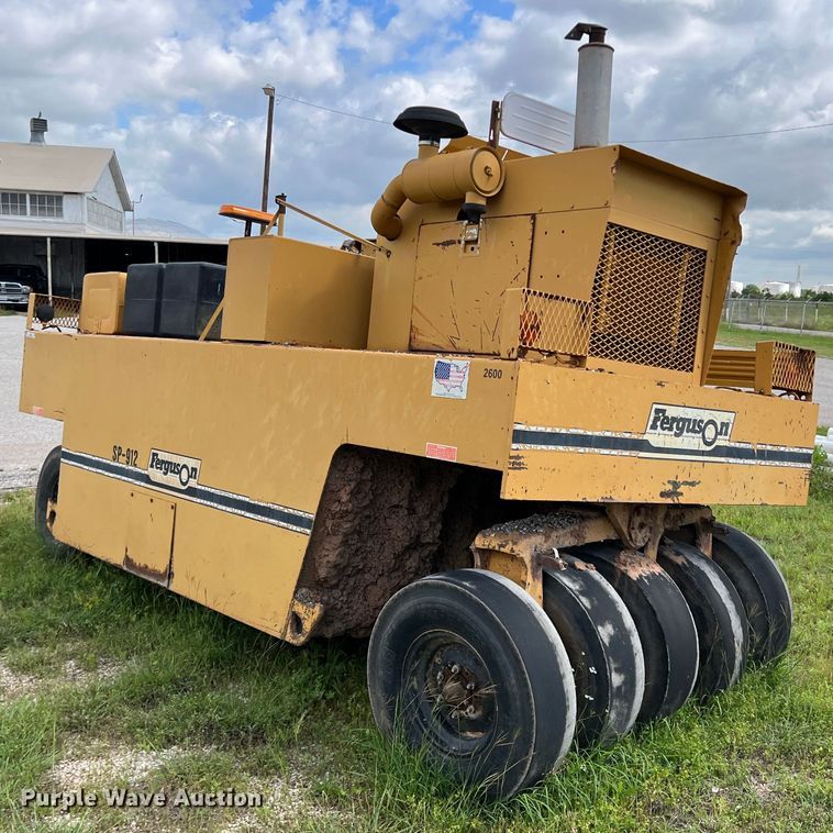 image for item LB9338 1999 Ferguson SP912  pneumatic roller