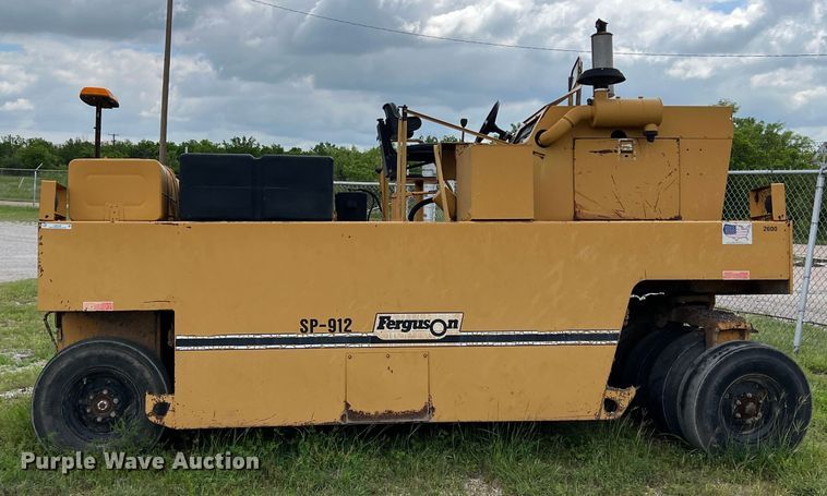 image for item LB9338 1999 Ferguson SP912  pneumatic roller