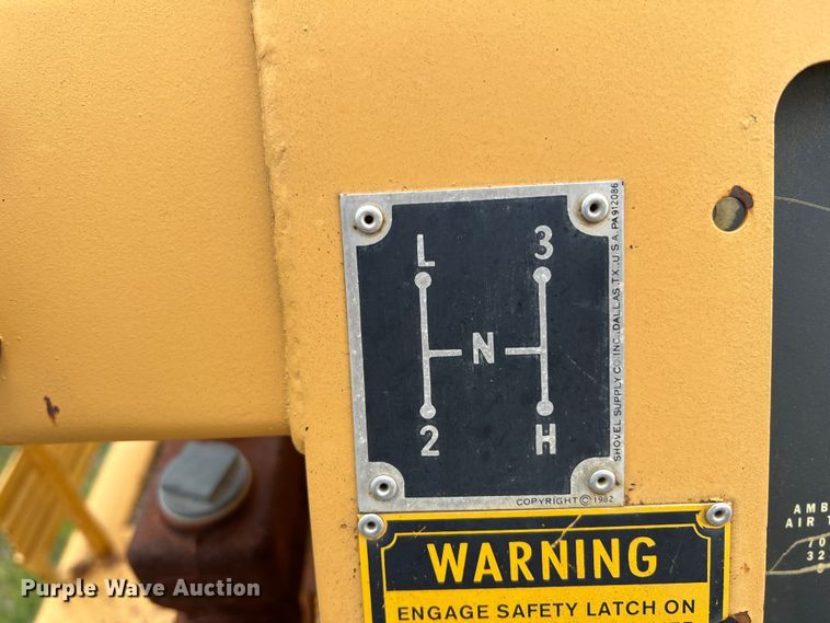 image for item LB9338 1999 Ferguson SP912  pneumatic roller