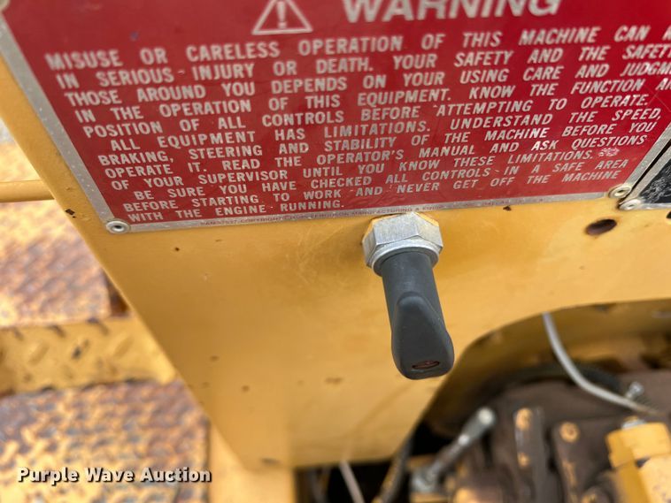 image for item LB9338 1999 Ferguson SP912  pneumatic roller