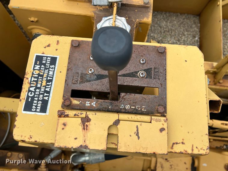 image for item LB9338 1999 Ferguson SP912  pneumatic roller