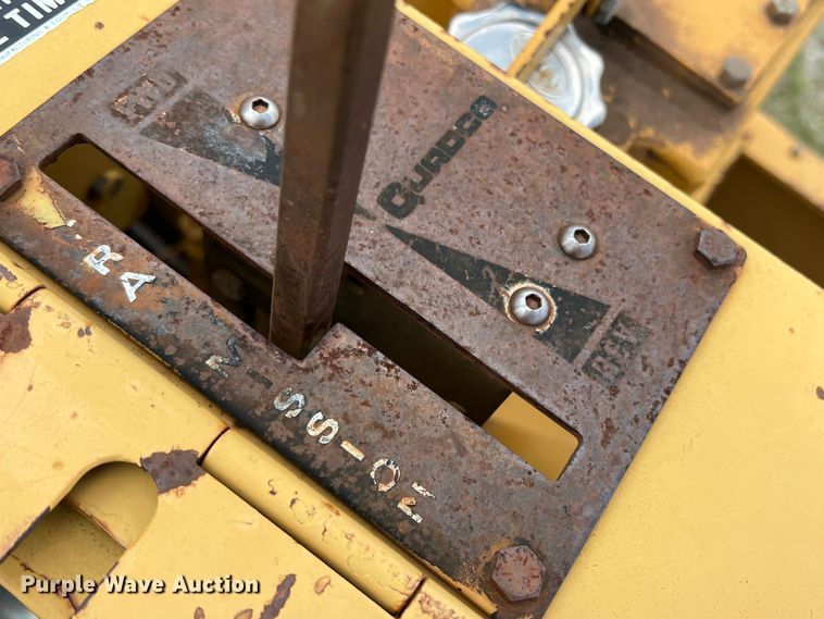 image for item LB9338 1999 Ferguson SP912  pneumatic roller