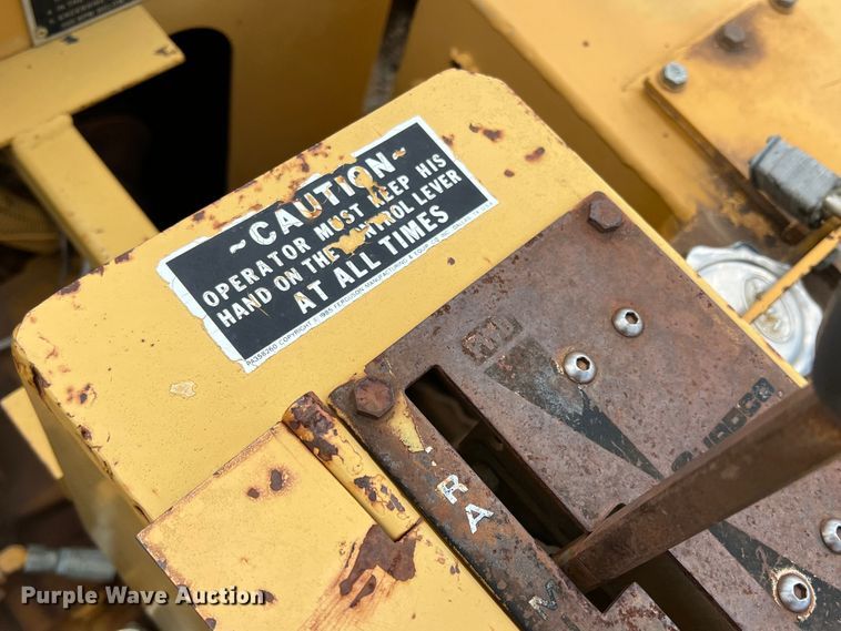 image for item LB9338 1999 Ferguson SP912  pneumatic roller