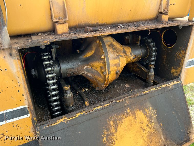 image for item LB9338 1999 Ferguson SP912  pneumatic roller