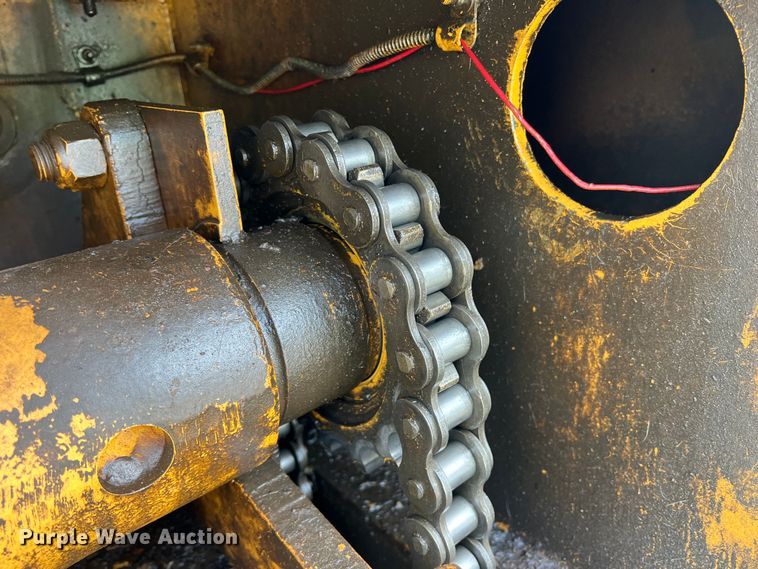 image for item LB9338 1999 Ferguson SP912  pneumatic roller